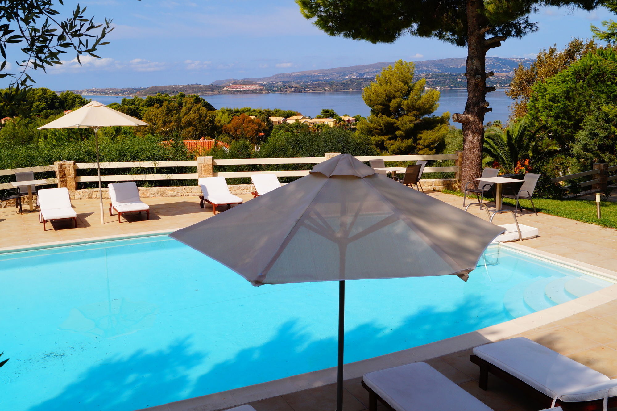 Belvista Luxury Apartments Argostoli  Exteriör bild